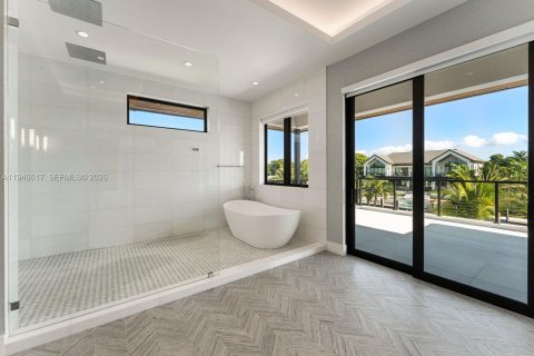 House in Coral Gables, Florida 6 bedrooms, 504.55 sq.m. № 1999102 - photo 11