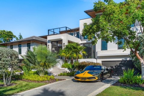 House in Coral Gables, Florida 6 bedrooms, 504.55 sq.m. № 1999102 - photo 2