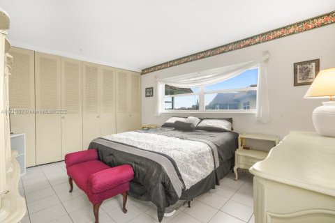 Condo in Lauderdale Lakes, Florida, 2 bedrooms  № 1781569 - photo 13