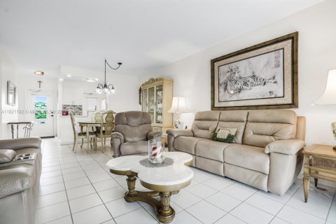 Condo in Lauderdale Lakes, Florida, 2 bedrooms  № 1781569 - photo 11