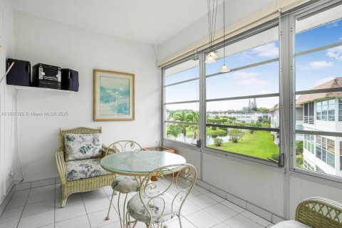Condo in Lauderdale Lakes, Florida, 2 bedrooms  № 1781569 - photo 21