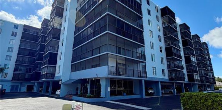 Condominio en Bradenton, Florida, 2 dormitorios № 2217220
