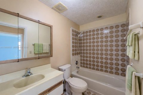 Villa ou maison à vendre à Homestead, Floride: 3 chambres, 122.26 m2 № 2068677 - photo 11