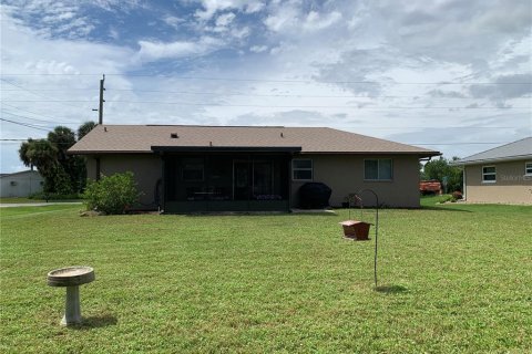 House in Port Charlotte, Florida 2 bedrooms, 88.07 sq.m. № 2204493 - photo 22