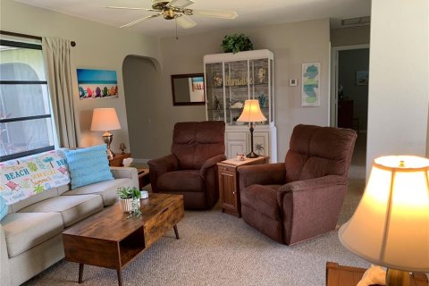 House in Port Charlotte, Florida 2 bedrooms, 88.07 sq.m. № 2204493 - photo 4