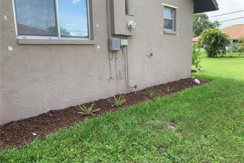 House in Port Charlotte, Florida 2 bedrooms, 88.07 sq.m. № 2204493 - photo 21