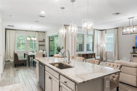 House in Winter Park, Florida 4 bedrooms, 202.99 sq.m. № 1894606 - photo 13