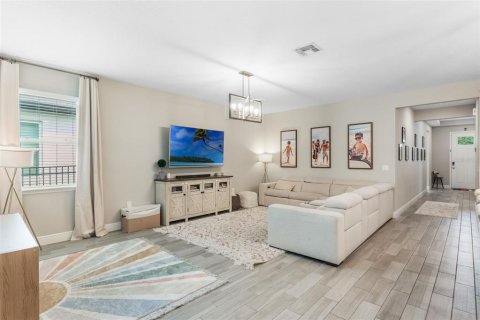 House in Winter Park, Florida 4 bedrooms, 202.99 sq.m. № 1894606 - photo 4