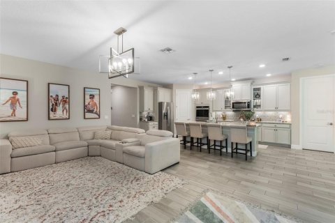House in Winter Park, Florida 4 bedrooms, 202.99 sq.m. № 1894606 - photo 7