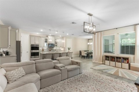 House in Winter Park, Florida 4 bedrooms, 202.99 sq.m. № 1894606 - photo 6