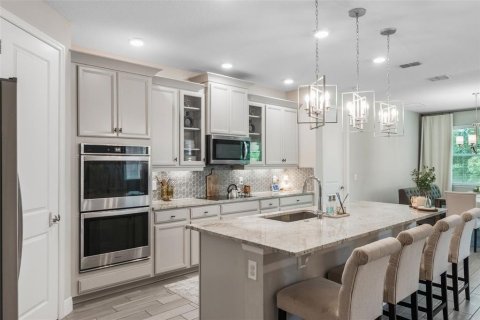 House in Winter Park, Florida 4 bedrooms, 202.99 sq.m. № 1894606 - photo 9
