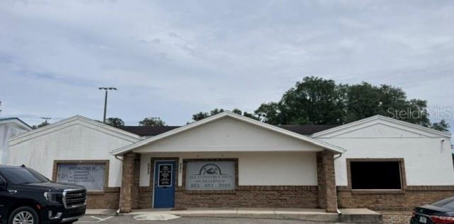 Immobilier commercial à Polk City, Floride 120.77 m2 № 2134030