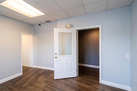 Immobilier commercial à louer à Polk City, Floride: 120.77 m2 № 2134030 - photo 12