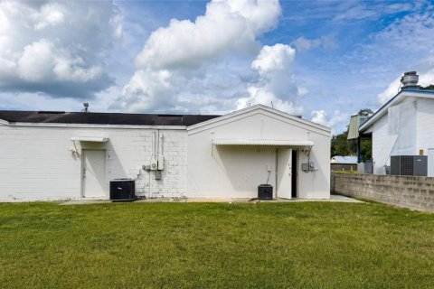 Immobilier commercial à louer à Polk City, Floride: 120.77 m2 № 2134030 - photo 17