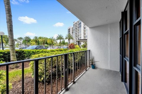 Condominio en venta en Hallandale Beach, Florida, 2 dormitorios № 1889593 - foto 7