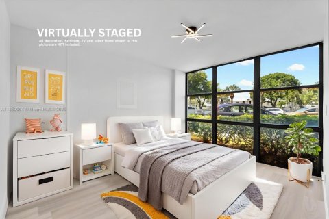Condominio en venta en Hallandale Beach, Florida, 2 dormitorios № 1889593 - foto 2