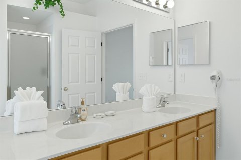 House in Kissimmee, Florida 5 bedrooms, 182.09 sq.m. № 1543494 - photo 25
