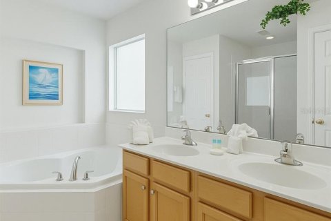 House in Kissimmee, Florida 5 bedrooms, 182.09 sq.m. № 1543494 - photo 23