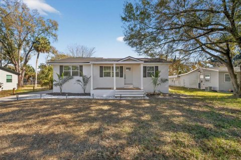 House in Tampa, Florida 3 bedrooms, 144.28 sq.m. № 2115321