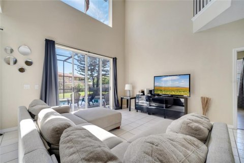 Casa en venta en Kissimmee, Florida, 7 dormitorios, 270.72 m2 № 1642160 - foto 7