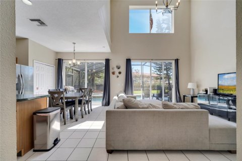 Casa en venta en Kissimmee, Florida, 7 dormitorios, 270.72 m2 № 1642160 - foto 4