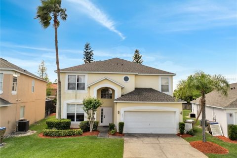 Casa en venta en Kissimmee, Florida, 7 dormitorios, 270.72 m2 № 1642160 - foto 1