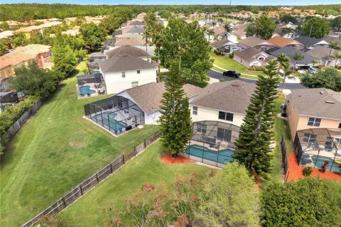 Casa en venta en Kissimmee, Florida, 7 dormitorios, 270.72 m2 № 1642160 - foto 23