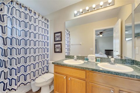 Casa en venta en Kissimmee, Florida, 7 dormitorios, 270.72 m2 № 1642160 - foto 21