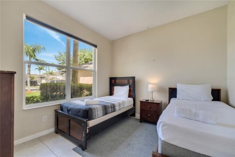 Casa en venta en Kissimmee, Florida, 7 dormitorios, 270.72 m2 № 1642160 - foto 3