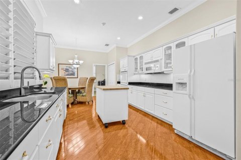 House in Wesley Chapel, Florida 4 bedrooms, 317.54 sq.m. № 1852484 - photo 16