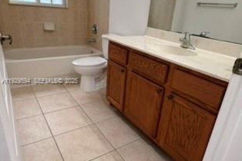 Снять в аренду таунхаус в Майами-Гарденс, Флорида 4 спальни, 156.73м2, № 1989574 - фото 15