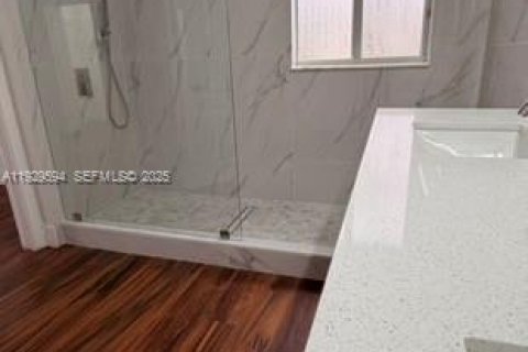 Снять в аренду таунхаус в Майами-Гарденс, Флорида 4 спальни, 156.73м2, № 1989574 - фото 18
