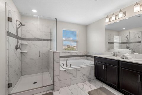 House in Four Corners, Florida 6 bedrooms, 358.42 sq.m. № 2116426 - photo 23