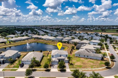House in Four Corners, Florida 6 bedrooms, 358.42 sq.m. № 2116426 - photo 2
