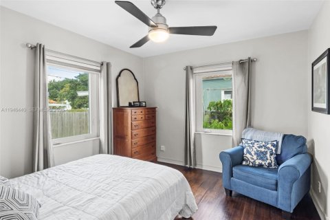 House in Miami, Florida 3 bedrooms, 153.94 sq.m. № 2003045 - photo 16