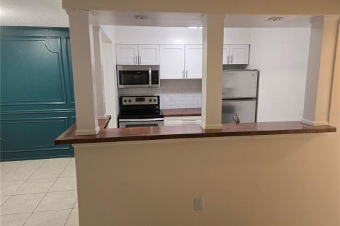 Condo in Saint Petersburg, Florida, 2 bedrooms  № 2167613 - photo 5