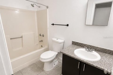 Apartamento en alquiler en Leesburg, Florida, 1 dormitorio, 58.44 m2 № 2221802 - foto 12
