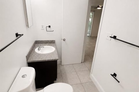 Apartamento en alquiler en Leesburg, Florida, 1 dormitorio, 58.44 m2 № 2221802 - foto 11