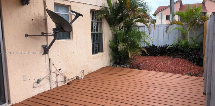 Condo in Hialeah, Florida, 2 bedrooms  № 1942300