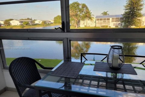 Condo in West Palm Beach, Florida, 1 bedroom  № 1700106 - photo 22