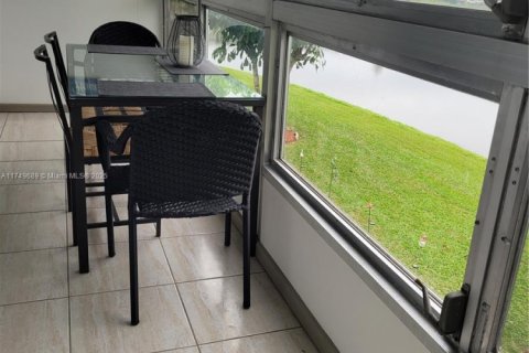 Condo in West Palm Beach, Florida, 1 bedroom  № 1700106 - photo 18