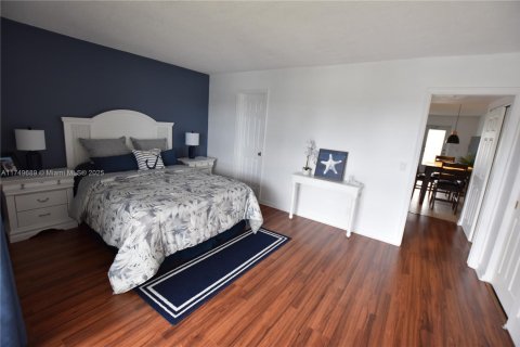 Condo in West Palm Beach, Florida, 1 bedroom  № 1700106 - photo 13