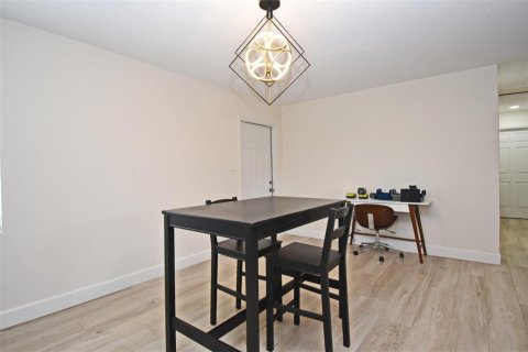 House in Orlando, Florida 3 bedrooms, 136.01 sq.m. № 1876300 - photo 6