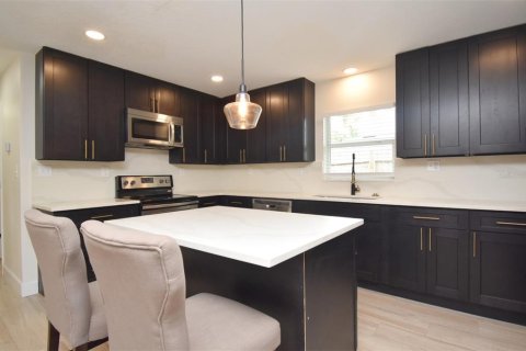 House in Orlando, Florida 3 bedrooms, 136.01 sq.m. № 1876300 - photo 8