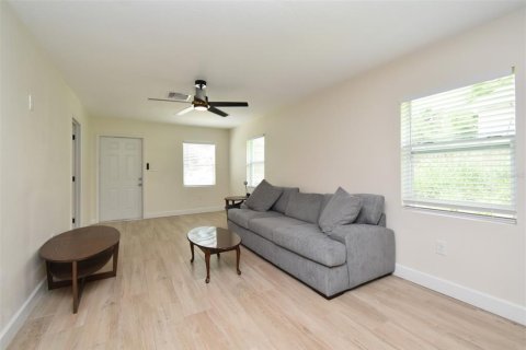 House in Orlando, Florida 3 bedrooms, 136.01 sq.m. № 1876300 - photo 5