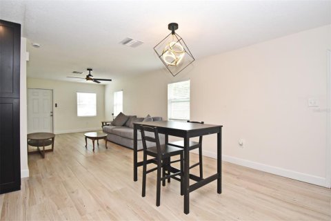 House in Orlando, Florida 3 bedrooms, 136.01 sq.m. № 1876300 - photo 7