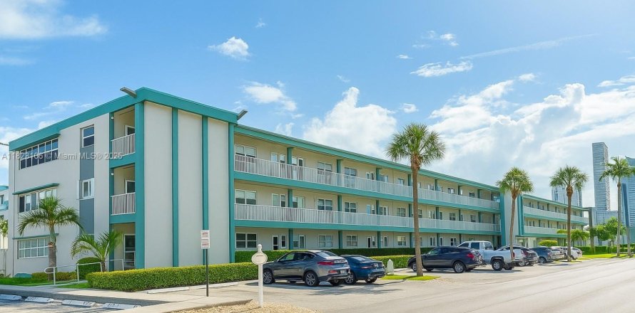 Condo à North Miami Beach, Floride, 1 chambre  № 1980067