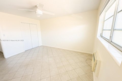 Copropriété à vendre à North Miami Beach, Floride: 1 chambre, 63.55 m2 № 1980067 - photo 6