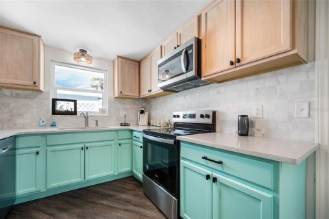 Купить виллу или дом в Энглвуд, Флорида 6 комнат, 119.38м2, № 2318690 - фото 19