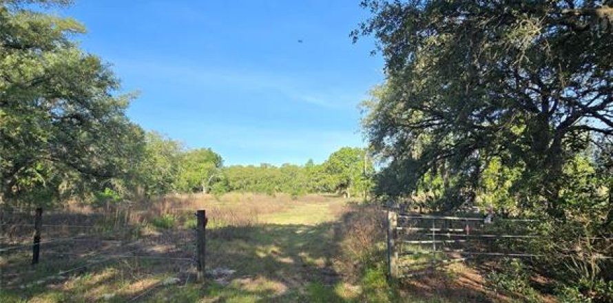 House in Hudson, Florida 3 bedrooms, 134.15 sq.m. № 2145571